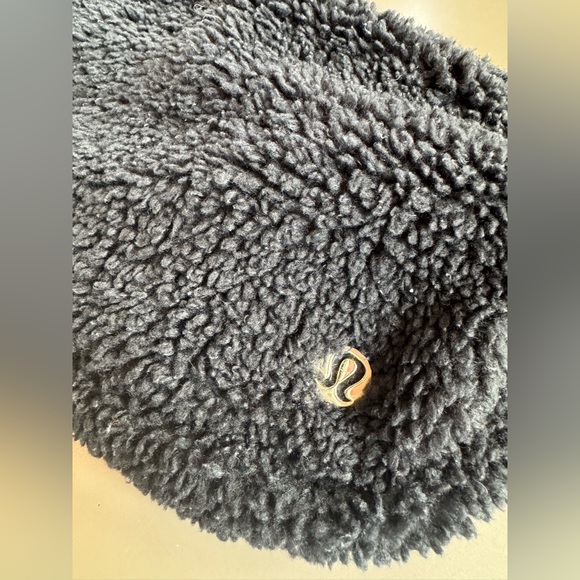 Lululemon Fleece Everywhere Belt Bag - Picture 4 of 14